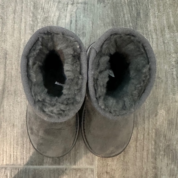 Ugg Classic Mini Toddler Boot - Size 8 - Picture 4 of 8